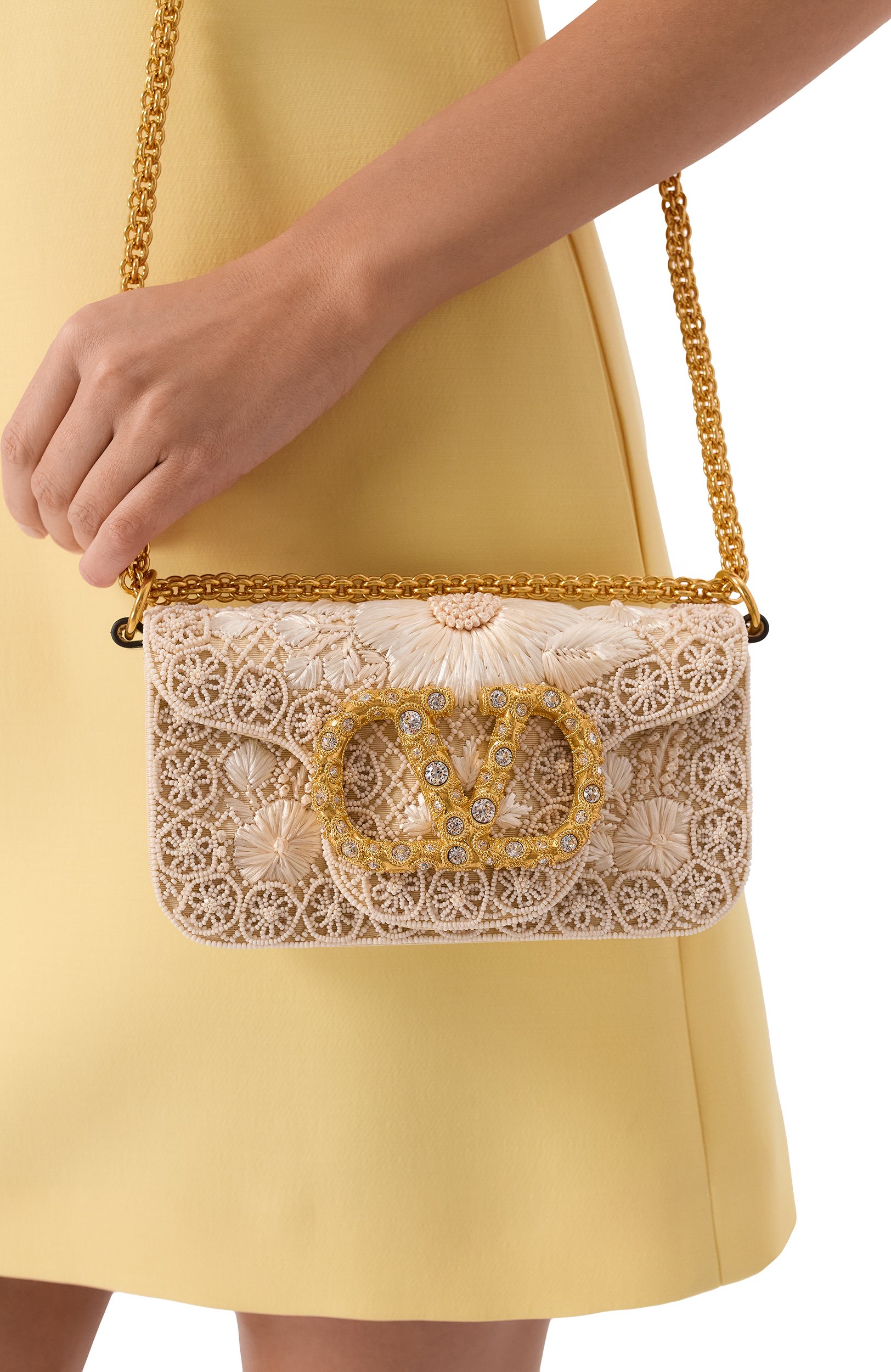 Сумка locò small VALENTINO кремового цвета по цене 485000 руб., арт. 8W2B0K53/JNZ, фото 2 Сумка locò small VALENTINO, арт. 8W2B0K53/JNZ, фото 2