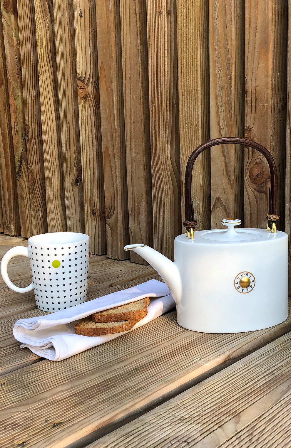 Кружка delphos et knossos BERNARDAUD темно-серого цвета по цене 19200 руб., арт. 1776/22621, фото 2 Кружка delphos et knossos BERNARDAUD, арт. 1776/22621, фото 2