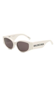 Женские солнцезащитные очки BALENCIAGA белого цвета, а�рт. BB0258S 003 | Фото 1 (Региональные ограничения белый список (Axapta Mercury): Не проставлено; Нос: Не проставлено; Материал: Пластик; Тип очков: С/з; Оптика Гендер: оптика-женское; Очки форма: Cat-eye)