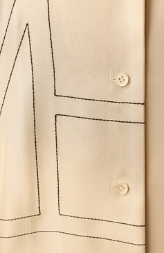 Женская атласная блузка TOTEME светло-бежевого цвета, арт. 213-755-707 | Фото 6 (Длина (для топов): Стандартные; Рукава: Длинные; Материал внешний: Шелк; Принт: С принтом; Кросс-КТ: костюм; Женское Кросс-КТ: Блуза-одежда; Стили: Минимализм)
