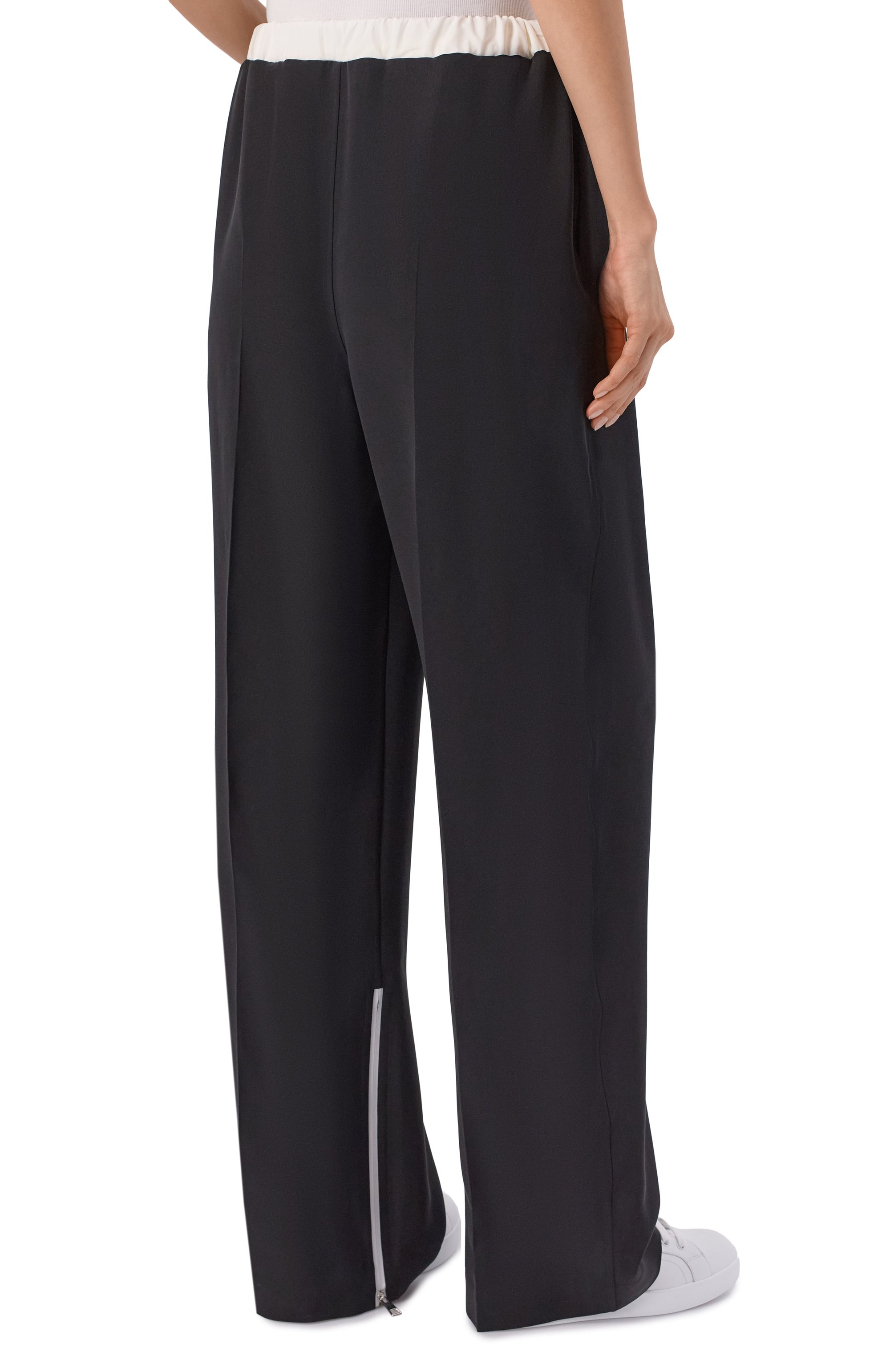 Шелковые брюки KITON черного цвета по цене 199500 руб., арт. D61105K0942H, фото 4 Шелковые брюки KITON, арт. D61105K0942H, фото 4