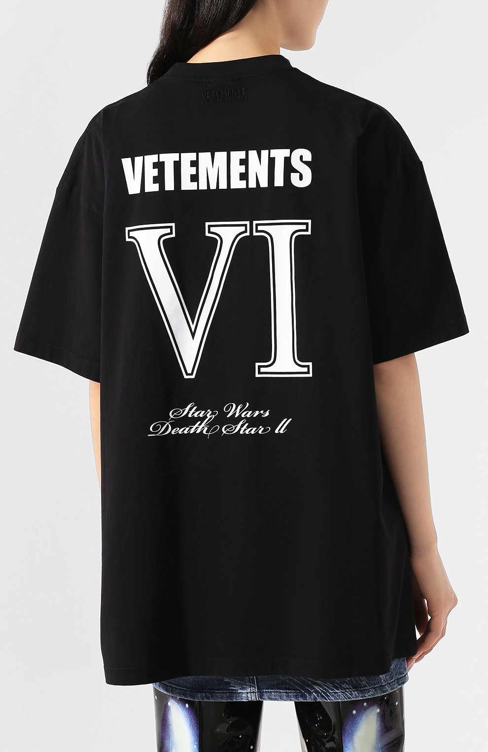 Хлопковая футболка star wars x vetements VETEMENTS черного цвета по цене 41100 руб., арт. USW21TS011 1600/W, фото 4 Хлопковая футболка star wars x vetements VETEMENTS, арт. USW21TS011 1600/W, фото 4