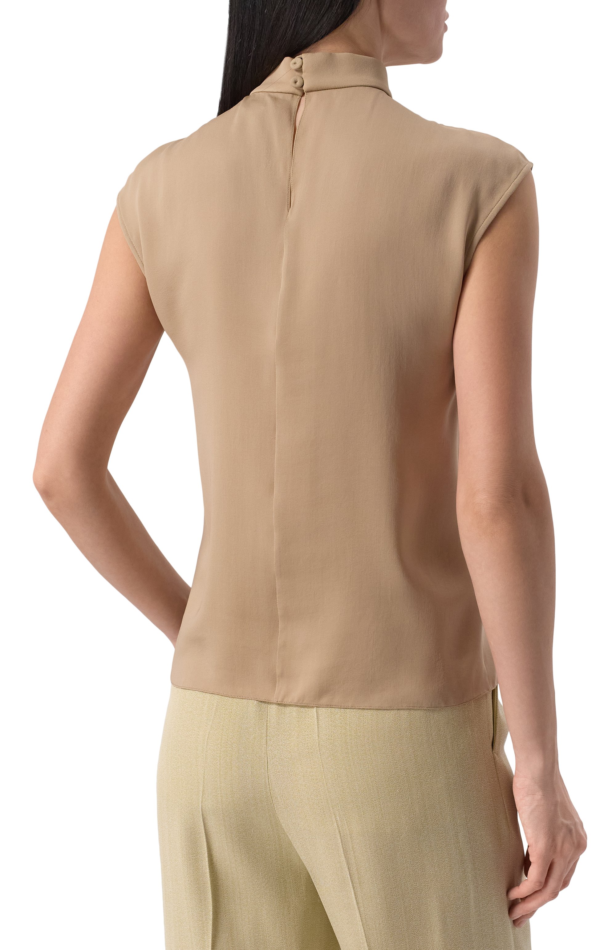 Шелковый топ GIORGIO ARMANI бежевого цвета по цене 149000 руб., арт. GW001107/TE14025, фото 4 Шелковый топ GIORGIO ARMANI, арт. GW001107/TE14025, фото 4