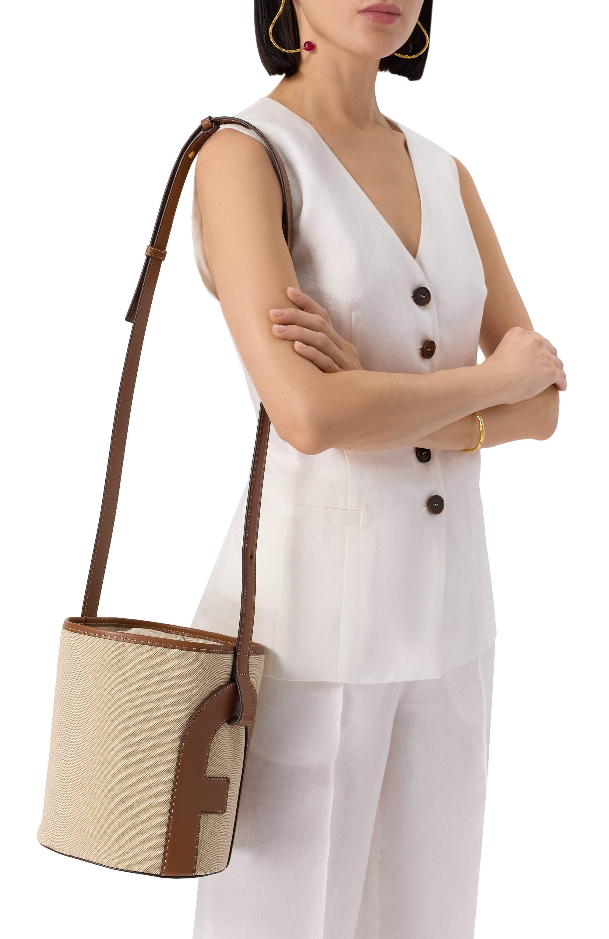 Сумка furla lido small FURLA светло-бежевого цвета по цене 30500 руб., арт. WB01588/BX3561, фото 2 Сумка furla lido small FURLA, арт. WB01588/BX3561, фото 2