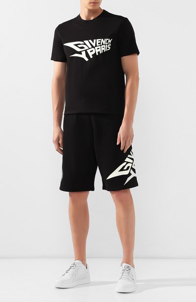 Хлопковая футболка GIVENCHY черного цвета по цене 43950 руб., арт. BM70QN30EG, фото 2 Хлопковая футболка GIVENCHY, арт. BM70QN30EG, фото 2