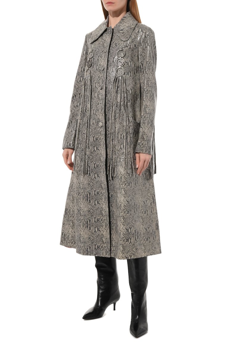 Женское кожаное пальто GUCCI серого цвета, арт. 613310 XNAJT | Фото 3 (Рукава: Длинные; Длина (верхняя одежда): Длинные; Драгоценные камни: Проставлено; Материал сплава: Проставлено; Материал внешний: Натуральная кожа; 1-2-бортные: Однобортные; Стили: Кэжуэл; Женское Кросс-КТ: Замша и кожа)