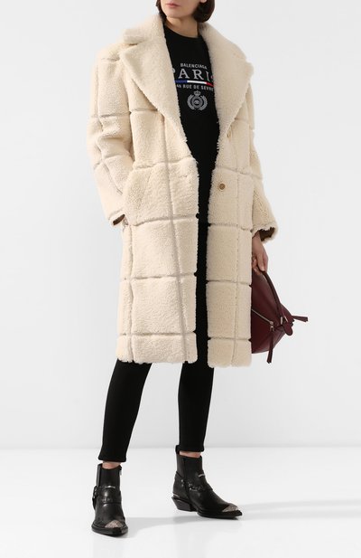 Шуба из овчины OFF-WHITE кремового цвета по цене 329000 руб., арт. 0WJA020F19F920504800, фото 2 Шуба из овчины OFF-WHITE, арт. 0WJA020F19F920504800, фото 2