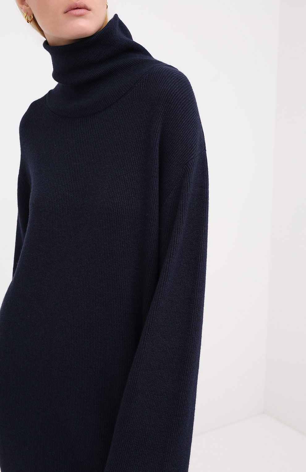 Платье-миди NANUSHKA темно-синего цвета по цене 42550 руб., арт. CANAAN_NAVY_RECYCLED CASHMERE KNIT, фото 3 Платье-миди NANUSHKA, арт. CANAAN_NAVY_RECYCLED CASHMERE KNIT, фото 3