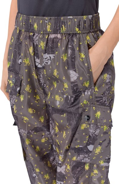 Брюки-карго GANNI темно-серого цвета по цене 37350 руб., арт. A1080166, фото 5 Брюки-карго GANNI, арт. A1080166, фото 5