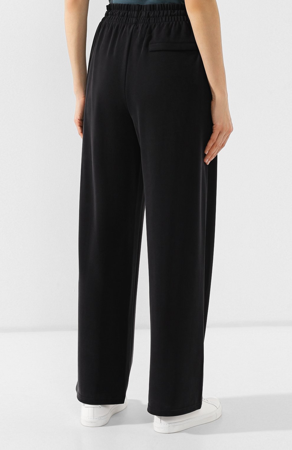 Брюки свободного кроя ALEXANDERWANG.T черного цвета по цене 26450 руб., арт. 4C194008, фото 4 Брюки свободного кроя ALEXANDERWANG.T, арт. 4C194008, фото 4