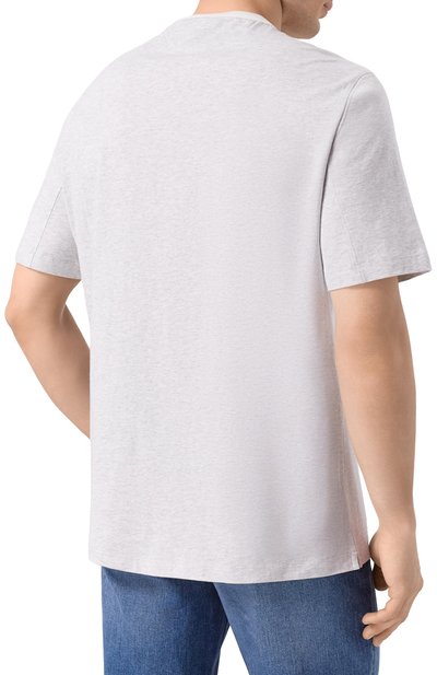 Хлопковая футболка BRUNELLO CUCINELLI светло-серого цвета по цене 75050 руб., арт. M0B131001W, фото 4 Хлопковая футболка BRUNELLO CUCINELLI, арт. M0B131001W, фото 4