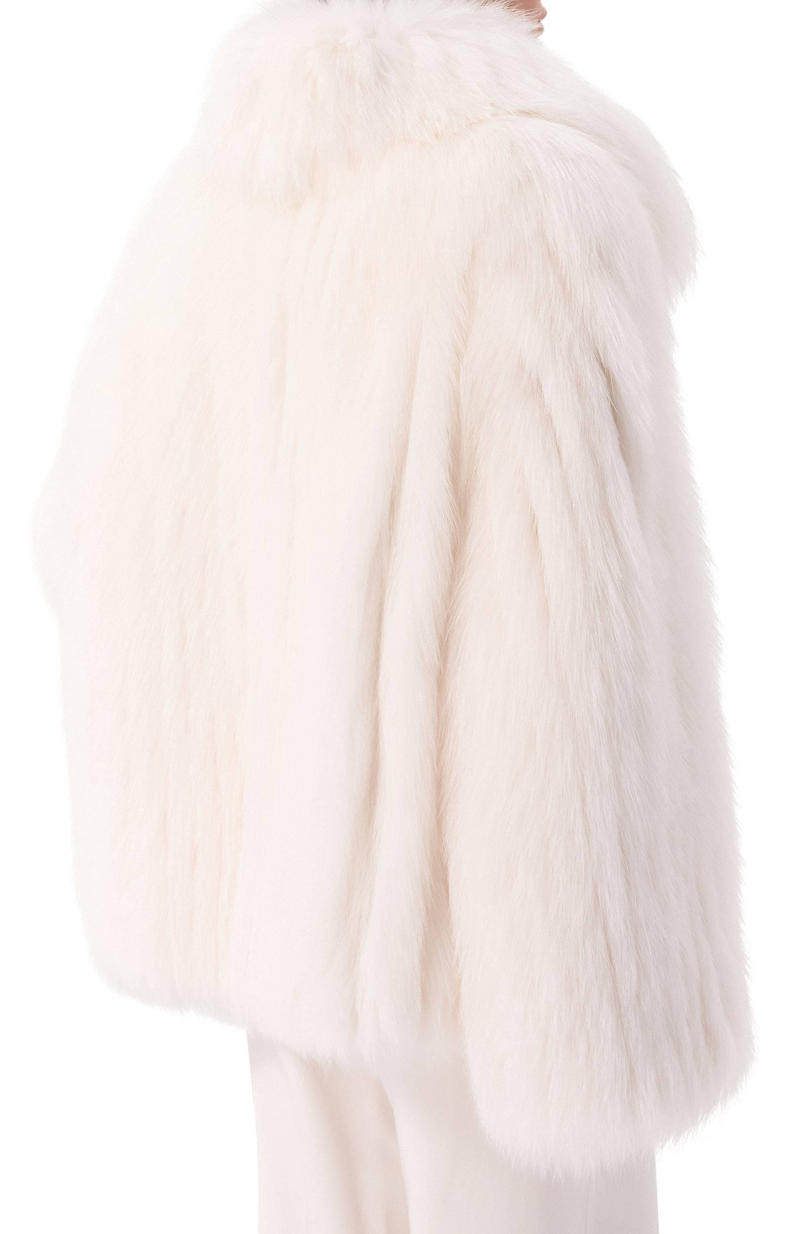 Шуба из арктической лисы MVST белого цвета по цене 1570000 руб., арт. M001E/ARCTIC FOX WILD, фото 4 Шуба из арктической лисы MVST, арт. M001E/ARCTIC FOX WILD, фото 4