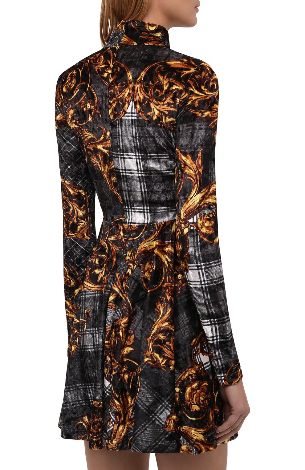 Платье VERSACE JEANS COUTURE серого цвета по цене 39450 руб., арт. 71HA0928-71DP928 VELLUT0 ST PRINT/JS023, фото 4 Платье VERSACE JEANS COUTURE, арт. 71HA0928-71DP928 VELLUT0 ST PRINT/JS023, фото 4