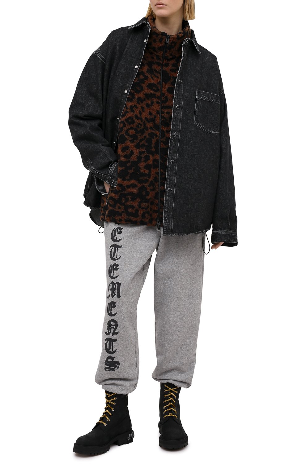 Куртка VETEMENTS леопардового цвета по цене 76350 руб., арт. UE51JA200L 1303/W, фото 2 Куртка VETEMENTS, арт. UE51JA200L 1303/W, фото 2