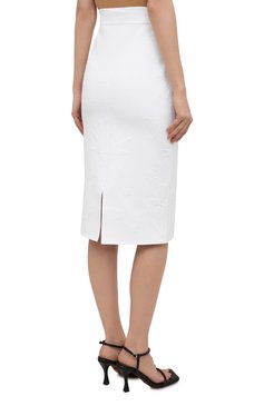 Женская юбка из вискозы ALEXANDER MCQUEEN белого цвета, арт. 667773/Q1AVB | Фото 4 (Женское Кросс-КТ: Юбка-одежда, Юбка-карандаш; Длина Ж (юбки, платья, шорты): До колена; Кросс-КТ: Трикотаж; Материал внешний: Вискоза; Стили: Гламурный; Региональные ограничения белый список (Axapta Mercury): RU; Нос: Не проставлено)