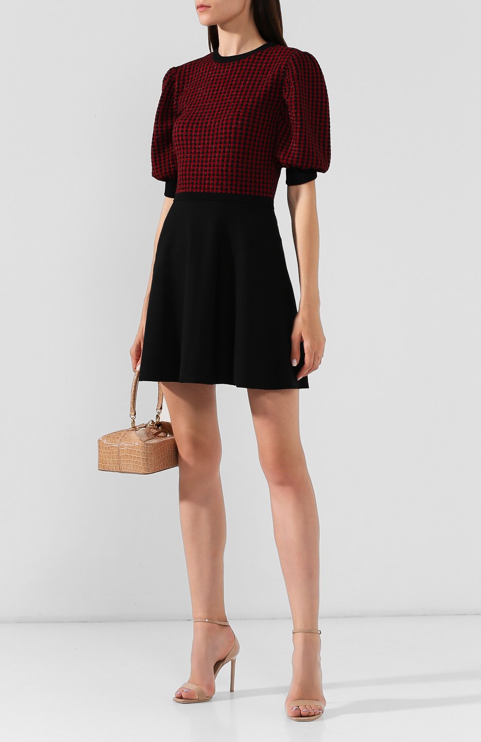 Платье из вискозы REDVALENTINO черного цвета по цене 39350 руб., арт. SR3KDA77/4GL, фото 2 Платье из вискозы REDVALENTINO, арт. SR3KDA77/4GL, фото 2