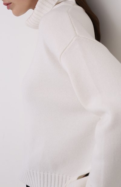 Кашемировый свитер TOM FORD белого цвета по цене 221500 руб., арт. MAK990-YAX226, фото 3 Кашемировый свитер TOM FORD, арт. MAK990-YAX226, фото 3