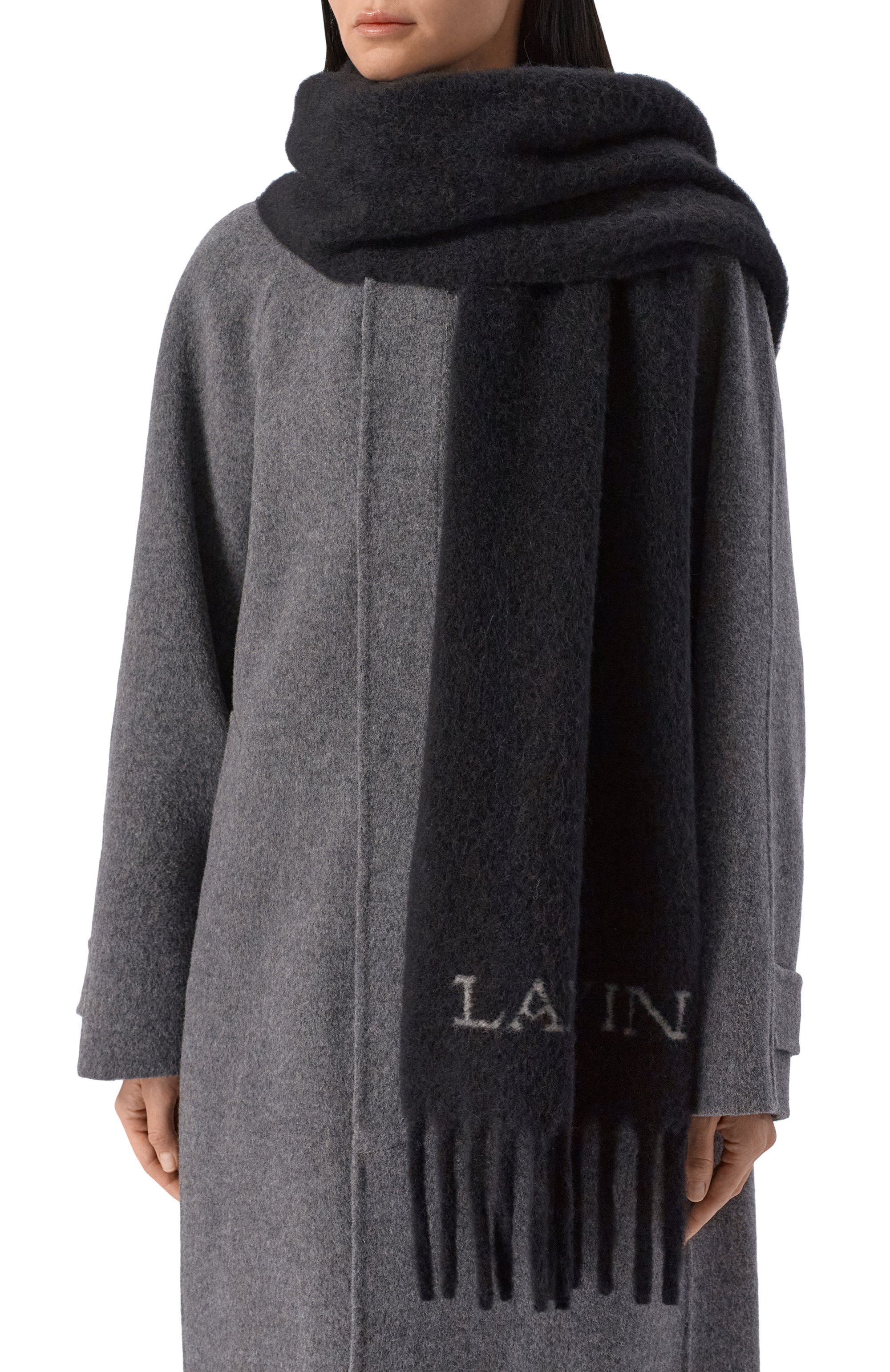 Шерстяной шарф LANVIN черного цвета по цене 29950 руб., арт. 710003814, фото 2 Шерстяной шарф LANVIN, арт. 710003814, фото 2