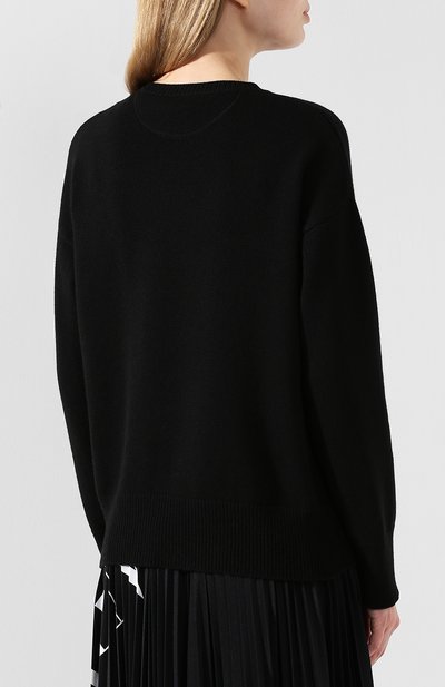 Кашемировый пуловер VALENTINO черного цвета по цене 209500 руб., арт. SB3KCA494U5, фото 4 Кашемировый пуловер VALENTINO, арт. SB3KCA494U5, фото 4