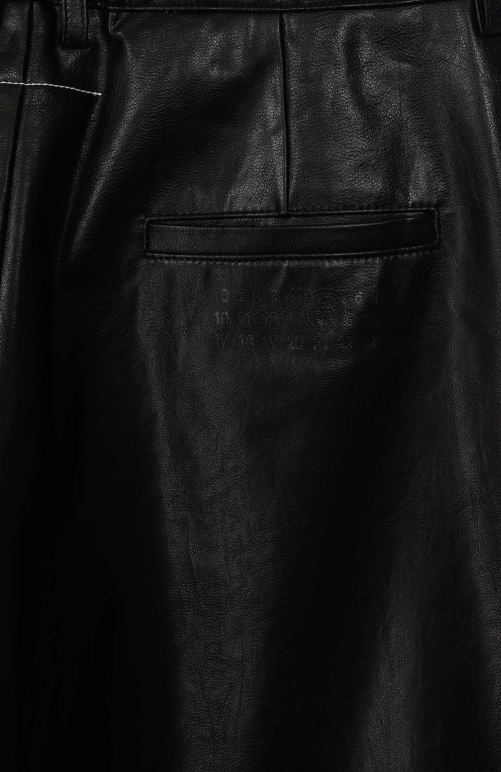 Брюки из экокожи MM6 черного цвета по цене 26950 руб., арт. M60994/MM08L, фото 3 Брюки из экокожи MM6, арт. M60994/MM08L, фото 3