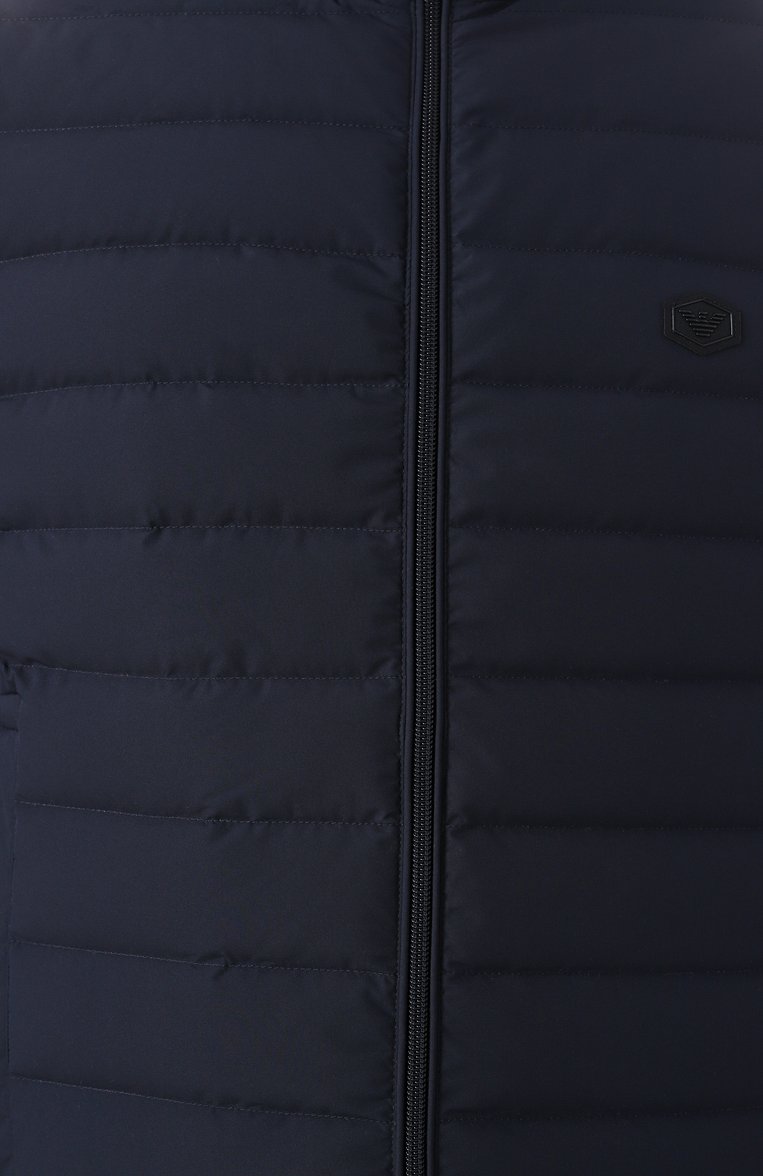 Мужская пуховая куртка EMPORIO ARMANI темно-синего цвета, арт. 8N1BQ2/1NLRZ | Фото 6 (Материал внешний: Синтетический материал; Материал утеплителя: Пух и перо; Материал подклада: Синтетический материал; Стили: Кэжуэл; Рукава: Длинные; Длина (верхняя одежда): Короткие; Кросс-КТ: Куртка, Утепле�нные; Мужское Кросс-КТ: Подстежка, Куртка-пуховая; Автоматизация ТО: Проставлено; Автоматизация состава: Проставлено)