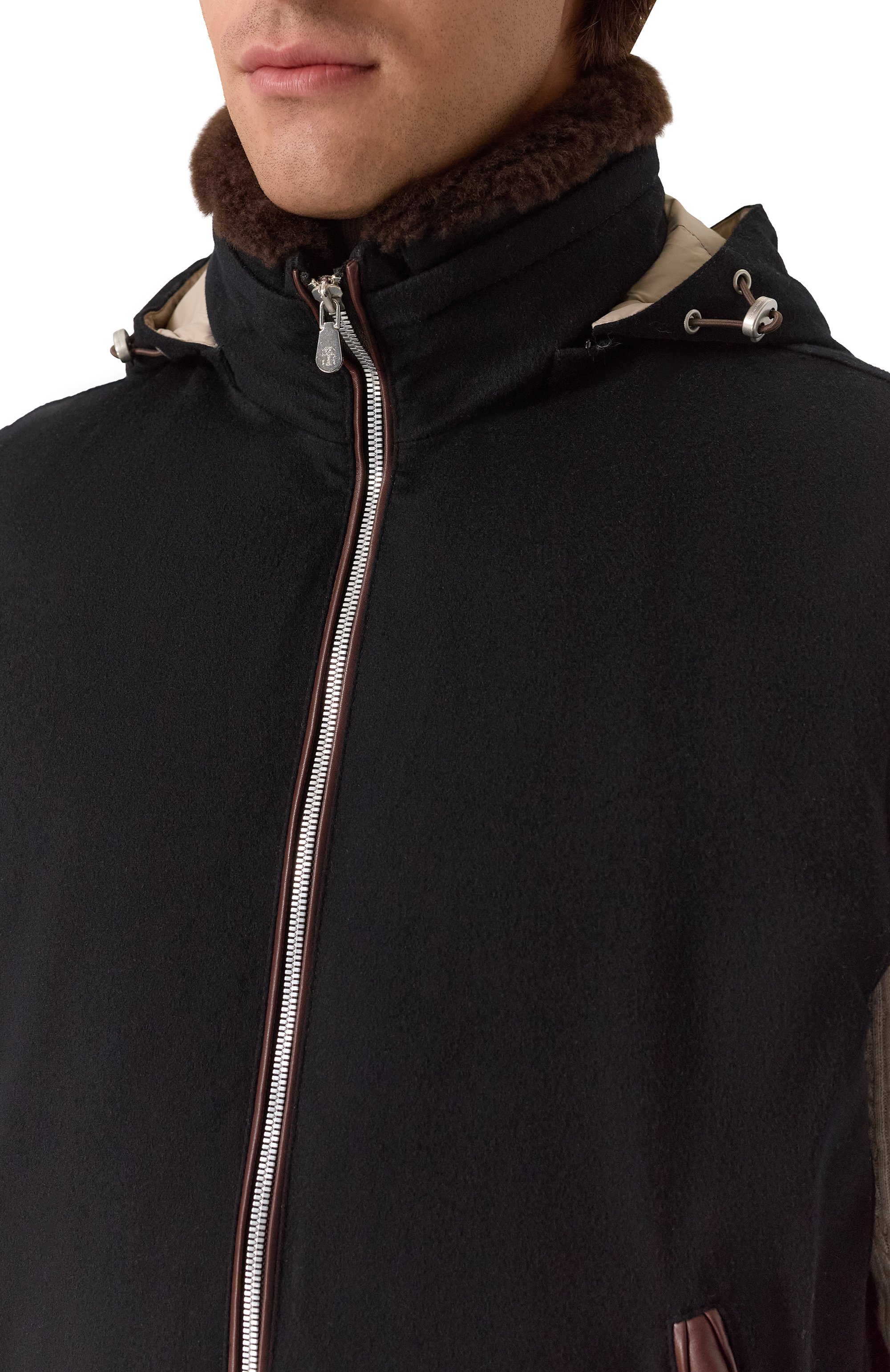 Пуховый жилет BRUNELLO CUCINELLI черного цвета по цене 615000 руб., арт. MM4701656, фото 5 Пуховый жилет BRUNELLO CUCINELLI, арт. MM4701656, фото 5