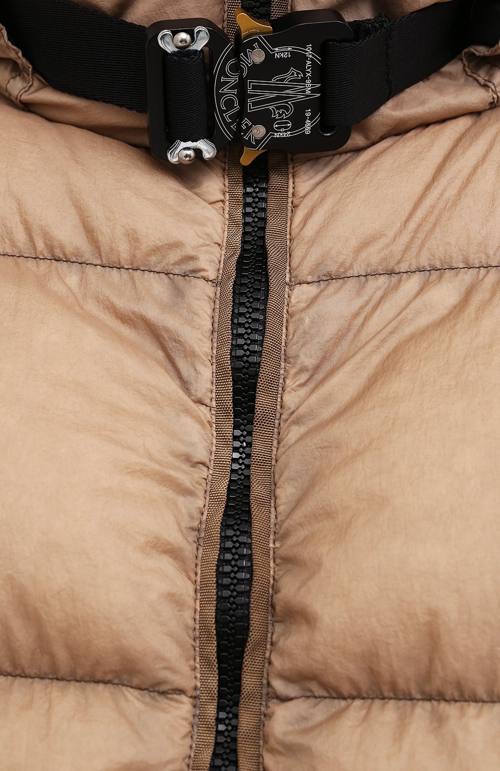 Пуховик 6 moncler 1017 alyx 9sm MONCLER GENIUS бежевого цвета по цене 159500 руб., арт. F2-09Y-1B507-60-C0630, фото 5 Пуховик 6 moncler 1017 alyx 9sm MONCLER GENIUS, арт. F2-09Y-1B507-60-C0630, фото 5