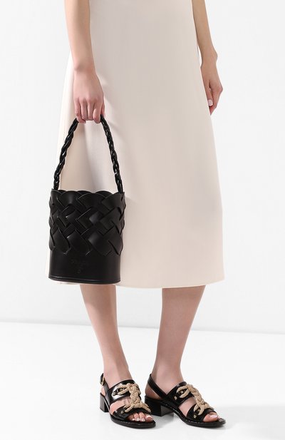 Сумка bucket PRADA черного цвета по цене 250000 руб., арт. 1BE049-2DI4-F0002-OOO, фото 2 Сумка bucket PRADA, арт. 1BE049-2DI4-F0002-OOO, фото 2