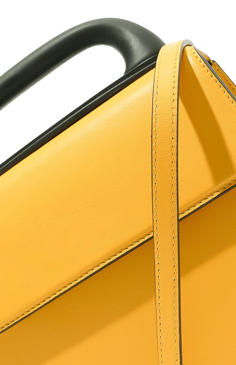 Женская сумка MOSCHINO желтого цвета, арт. 2312 A7454/8008 | Фото 3 (Сумки-технические: Сумки top-handle; Материал: Натуральная кожа; Материал сплава: Проставлено; Размер: mini; Ремень/цепочка: На ремешке; Драгоценные камни: Проставлено)