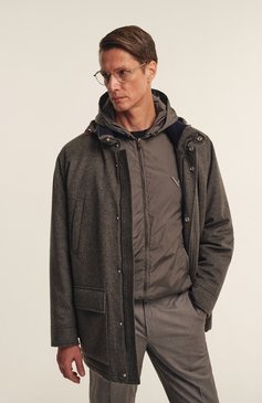 Мужская кашемировая куртка BRUNELLO CUCINELLI темно-серого цвета, арт. MM4006400 | Фото 6 (Рукава: Длинные; Материал внешний: Кашемир, Шерсть, Синтетический материал; Драгоценные камни: Проставлено; Материал сплава: Проставлено; Стили: Кэжуэл; Мужское Кросс-КТ: шерсть и кашемир, утепленные куртки; Материал подклада: Шелк; Длина (верхняя одежда): До середины бедра; Кросс-КТ: Утепленные)