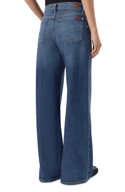 Джинсы lotta 7 FOR ALL MANKIND синего цвета по цене 31900 руб., арт. 7U8E0K85-3NG, фото 4 Джинсы lotta 7 FOR ALL MANKIND, арт. 7U8E0K85-3NG, фото 4