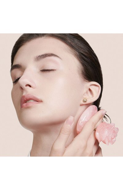 Кварцевый аппликатор dior prestige quartz rose de modelage DIOR бесцветного цвета по цене 23700 руб., арт. C099700313, фото 2 Кварцевый аппликатор dior prestige quartz rose de modelage DIOR, арт. C099700313, фото 2