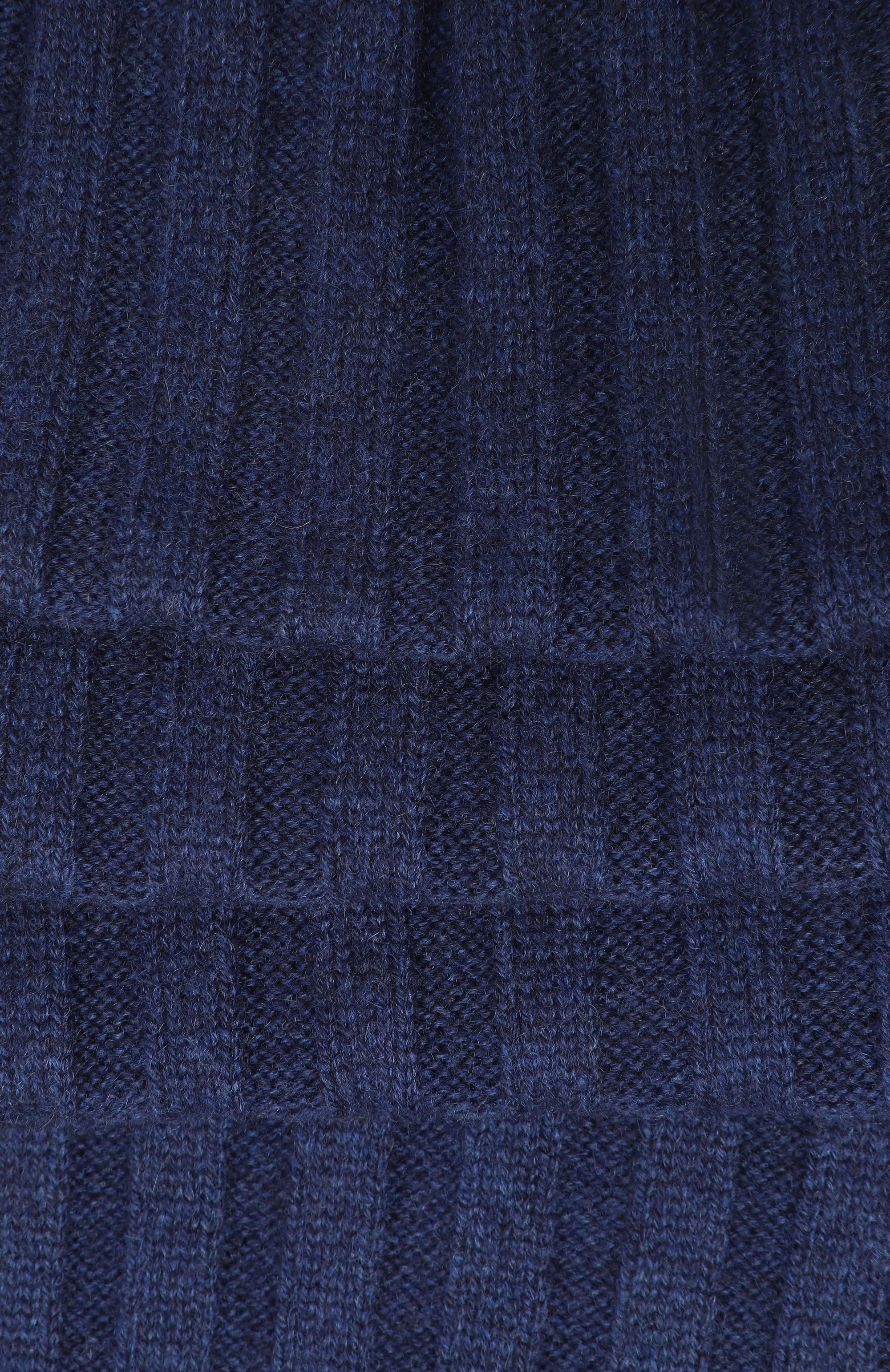 Кашемировый шарф BRUNELLO CUCINELLI синего цвета по цене 29950 руб., арт. B22M90099A, фото 2 Кашемировый шарф BRUNELLO CUCINELLI, арт. B22M90099A, фото 2