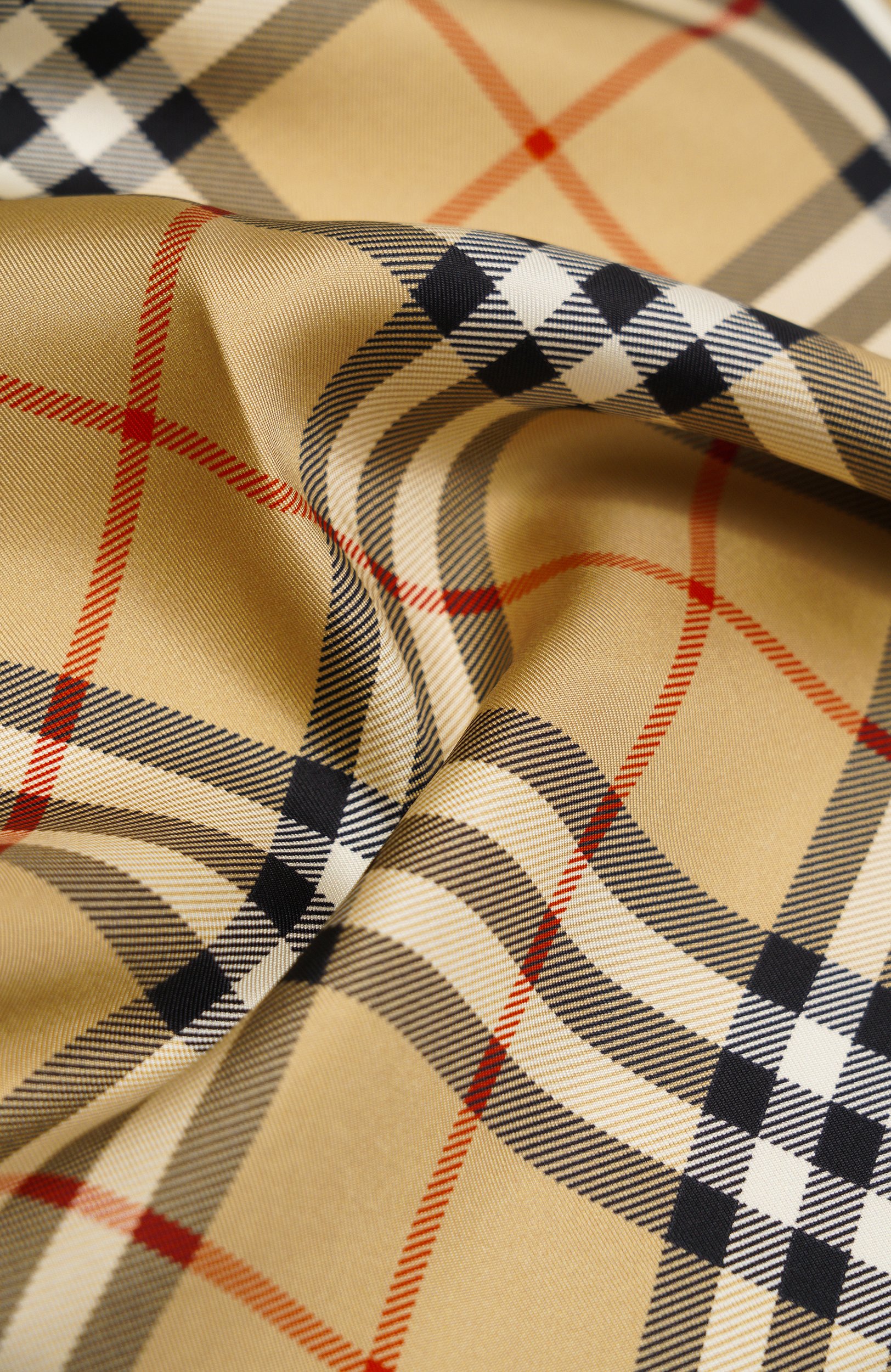 Шелковый платок BURBERRY бежевого цвета по цене 36950 руб., арт. 8127030, фото 3 Шелковый платок BURBERRY, арт. 8127030, фото 3