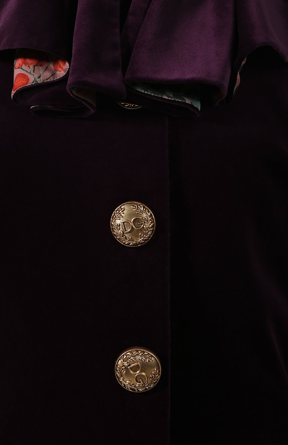 Бархатный кейп DOLCE & GABBANA фиолетового цвета по цене 354000 руб., арт. F0Y01T/FUWBN, фото 5 Бархатный кейп DOLCE & GABBANA, арт. F0Y01T/FUWBN, фото 5