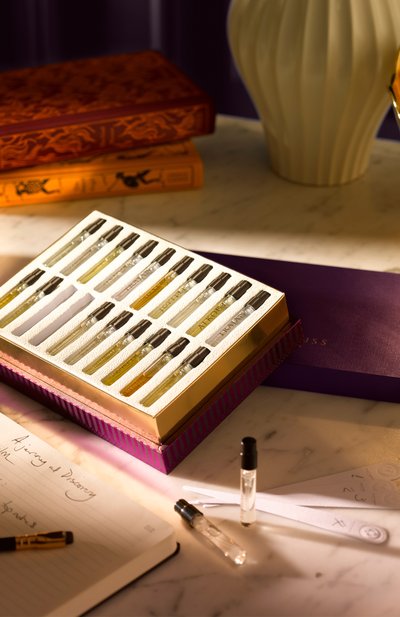 Парфюмерный набор (20x1,8ml) ELECTIMUSS LONDON бесцветного цвета по цене 14200 руб., арт. 5060485382959, фото 2 Парфюмерный набор (20x1,8ml) ELECTIMUSS LONDON, арт. 5060485382959, фото 2