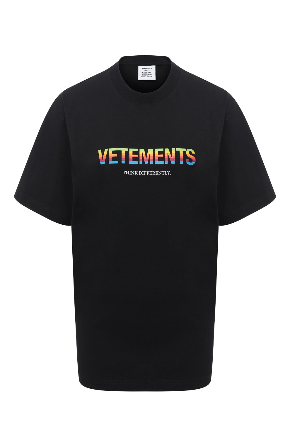 Хлопковая футболка VETEMENTS черного цвета по цене 42550 руб., арт. UE51TR620B 1611/W, фото 1 Хлопковая футболка VETEMENTS, арт. UE51TR620B 1611/W, фото 1