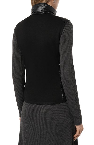 Пуховый жилет MONCLER GRENOBLE черного цвета по цене 94550 руб., арт. 8G000-17-809HJ, фото 4 Пуховый жилет MONCLER GRENOBLE, арт. 8G000-17-809HJ, фото 4