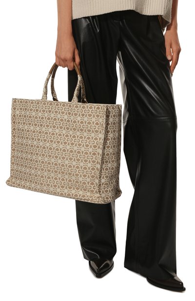 Сумка-тоут never without COCCINELLE светло-бежевого цвета по цене 32000 руб., арт. E1 MBD 18 01 01, фото 2 Сумка-тоут never without COCCINELLE, арт. E1 MBD 18 01 01, фото 2