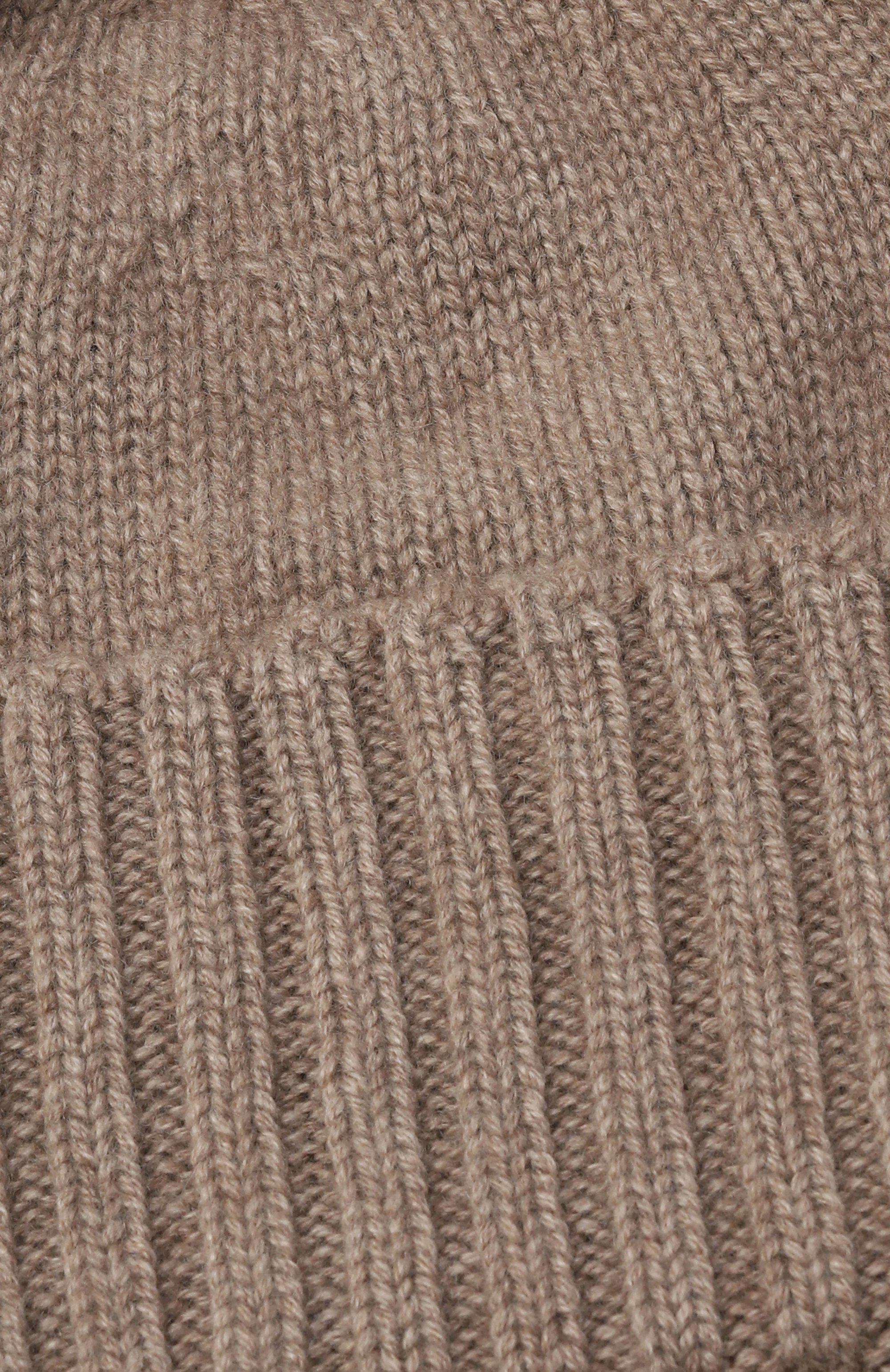 Кашемировая шапка ANDREA CAMPAGNA темно-бежевого цвета по цене 17550 руб., арт. 198P04, фото 3 Кашемировая шапка ANDREA CAMPAGNA, арт. 198P04, фото 3