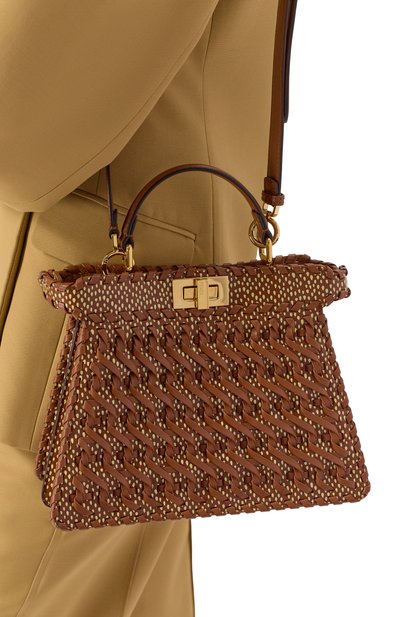 Сумка peekaboo iseeu small FENDI коричневого цвета по цене 799500 руб., арт. 8BN327/AW5P, фото 2 Сумка peekaboo iseeu small FENDI, арт. 8BN327/AW5P, фото 2