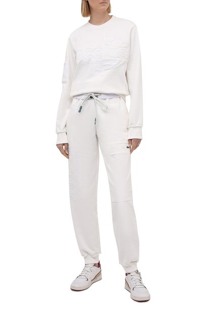 Хлопковые джоггеры LACOSTE белого цвета по цене 29950 руб., арт. XH024470V, фото 2 Хлопковые джоггеры LACOSTE, арт. XH024470V, фото 2