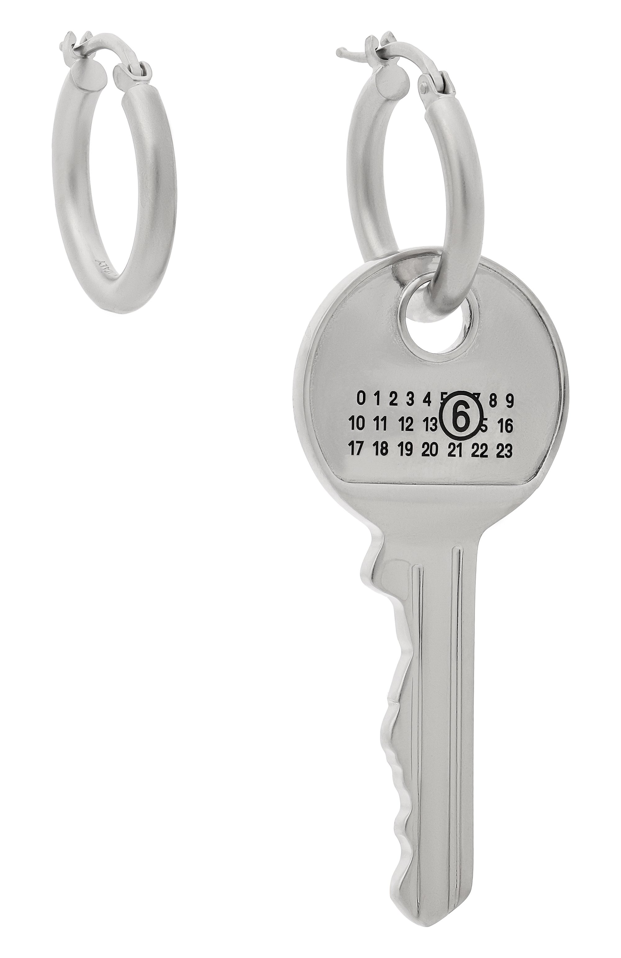 Серьги MM6 серебряного цвета по цене 49950 руб., арт. SM6VG0111/P7105, фото 3 Серьги MM6, арт. SM6VG0111/P7105, фото 3