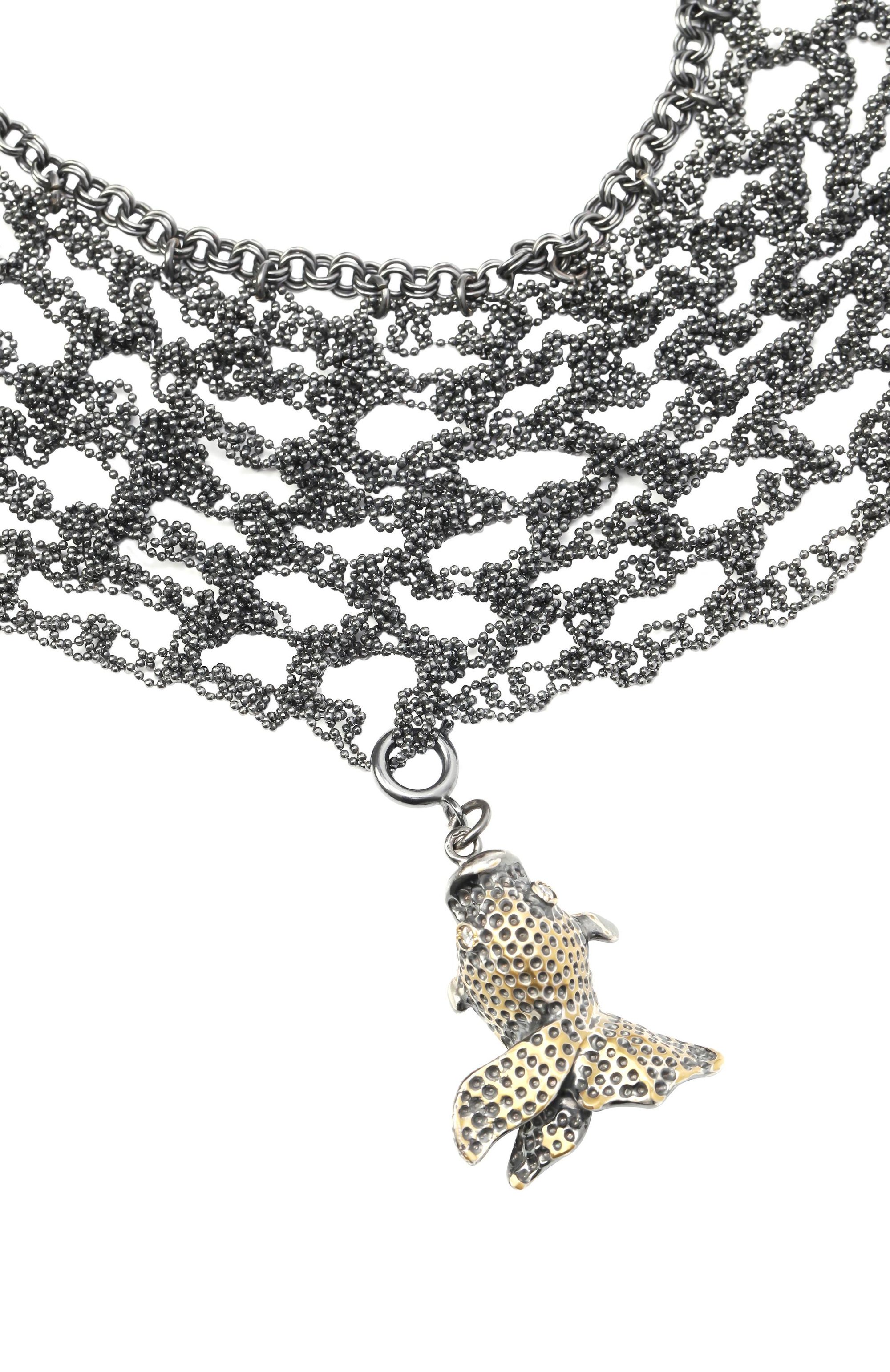 Колье с рыбами MIDGARD PARIS серебряного цвета по цене 33800 руб., арт. 5817, фото 3 Колье с рыбами MIDGARD PARIS, арт. 5817, фото 3