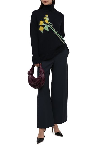 Шерстяной свитер BERNADETTE темно-синего цвета по цене 88400 руб., арт. PS22-KNIT-PULL-S0F-MER-1, фото 2 Шерстяной свитер BERNADETTE, арт. PS22-KNIT-PULL-S0F-MER-1, фото 2