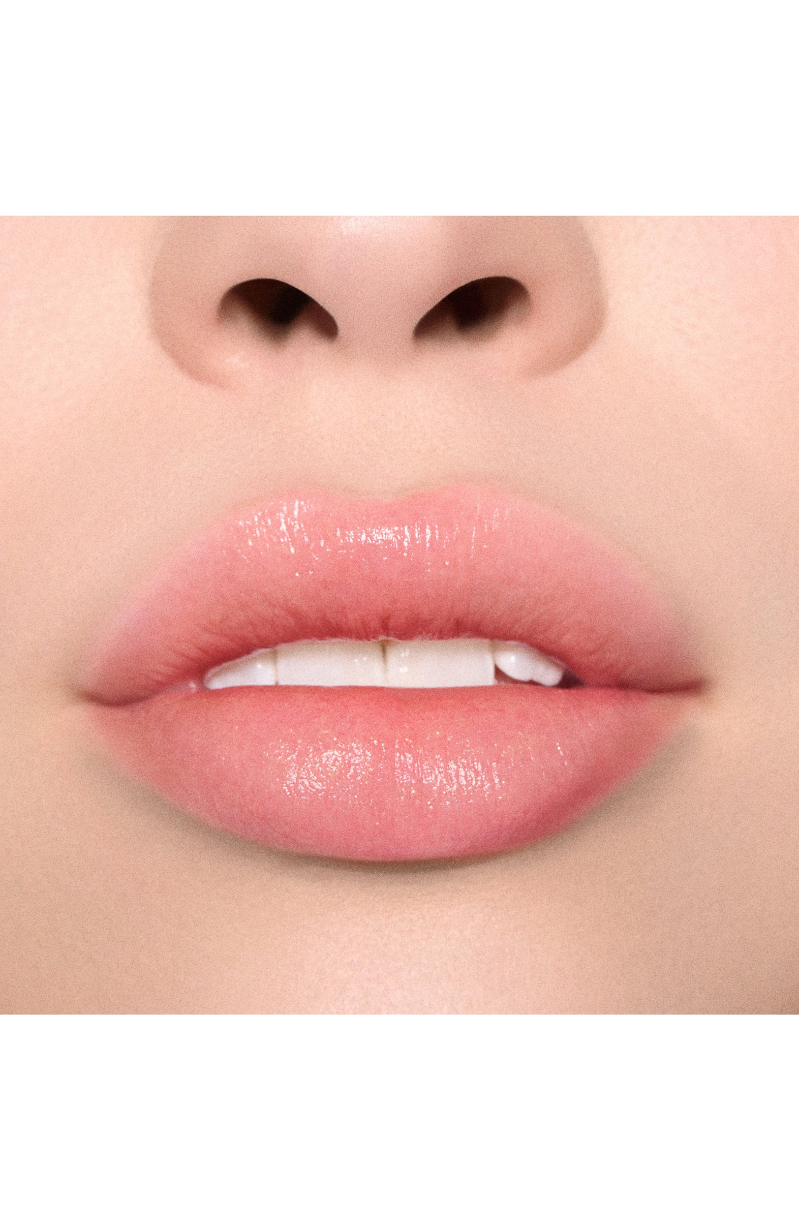 Губная помада lustreglass sheer-shine lipstick, оттенок lil squirt (3,5g) MAC цвета по цене 3390 руб., арт. SB48-28, фото 3 Губная помада lustreglass sheer-shine lipstick, оттенок lil squirt (3,5g) MAC, арт. SB48-28, фото 3