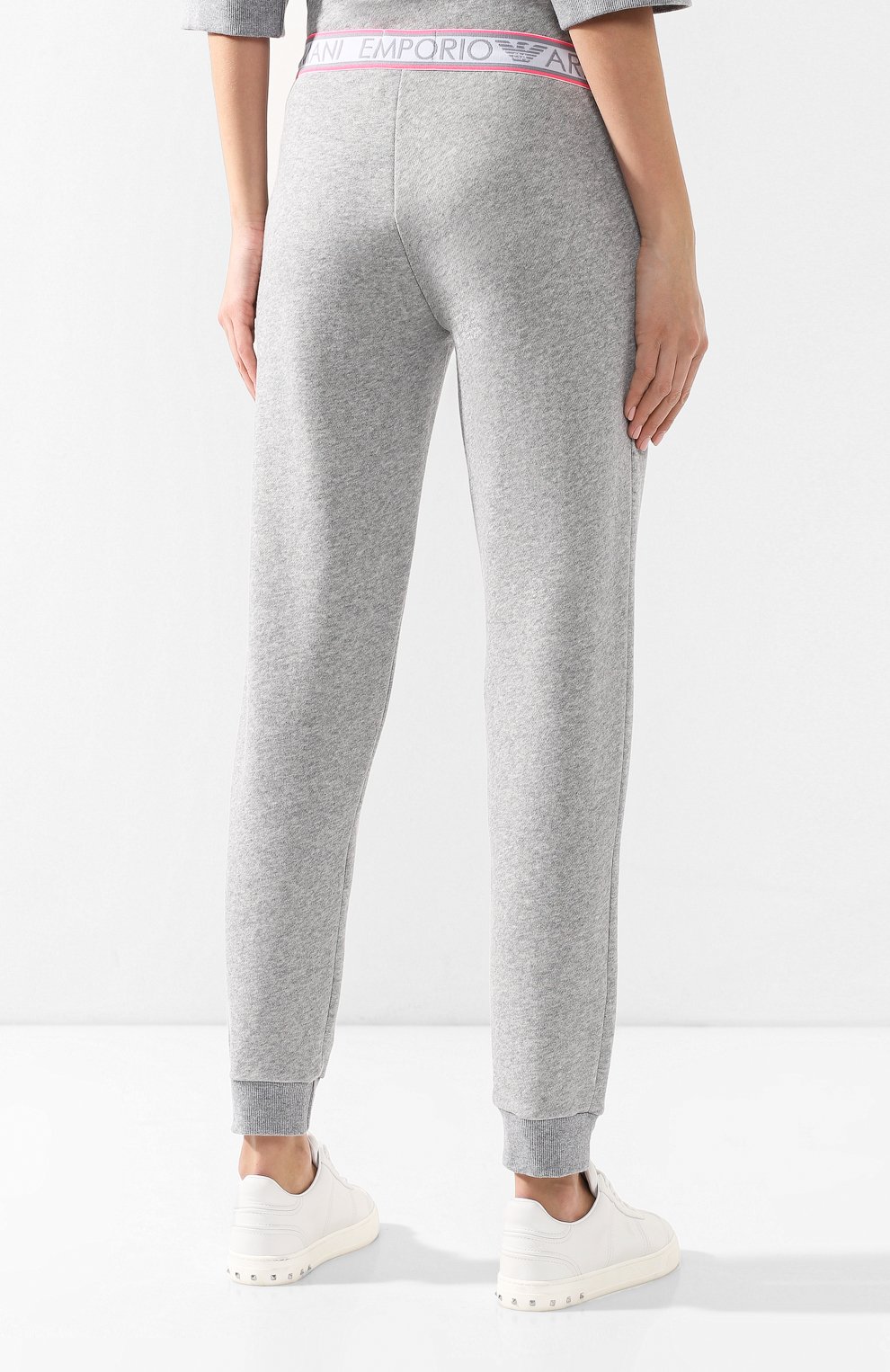Хлопковые джоггеры EMPORIO ARMANI серого цвета по цене 12400 руб., арт. 163832/9P287, фото 4 Хлопковые джоггеры EMPORIO ARMANI, арт. 163832/9P287, фото 4