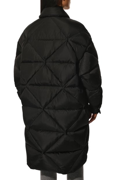 Пуховик PRADA черного цвета по цене 310000 руб., арт. 29Y960-1WQ9-F0002-212, фото 4 Пуховик PRADA, арт. 29Y960-1WQ9-F0002-212, фото 4