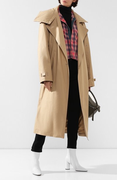 Хлопковый тренч VETEMENTS бежевого цвета по цене 164500 руб., арт. UAH20JA812/W, фото 2 Хлопковый тренч VETEMENTS, арт. UAH20JA812/W, фото 2