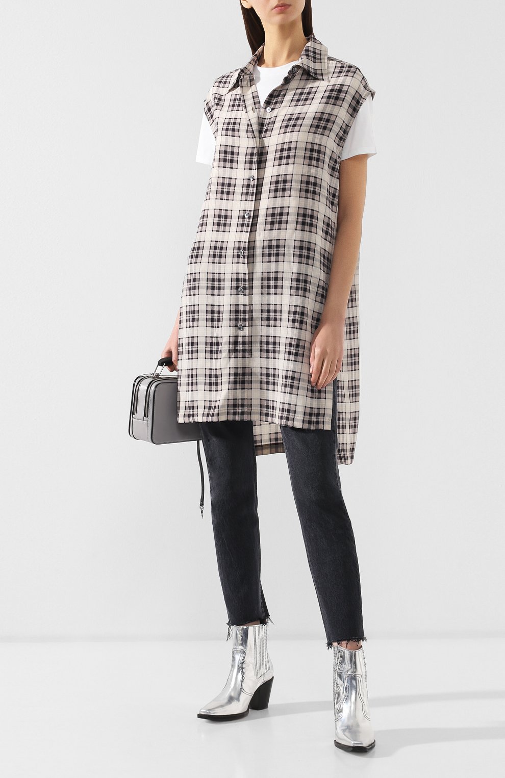 Шелковая блузка MARC JACOBS (THE) бежевого цвета по цене 34100 руб., арт. M4007809, фото 2 Шелковая блузка MARC JACOBS (THE), арт. M4007809, фото 2